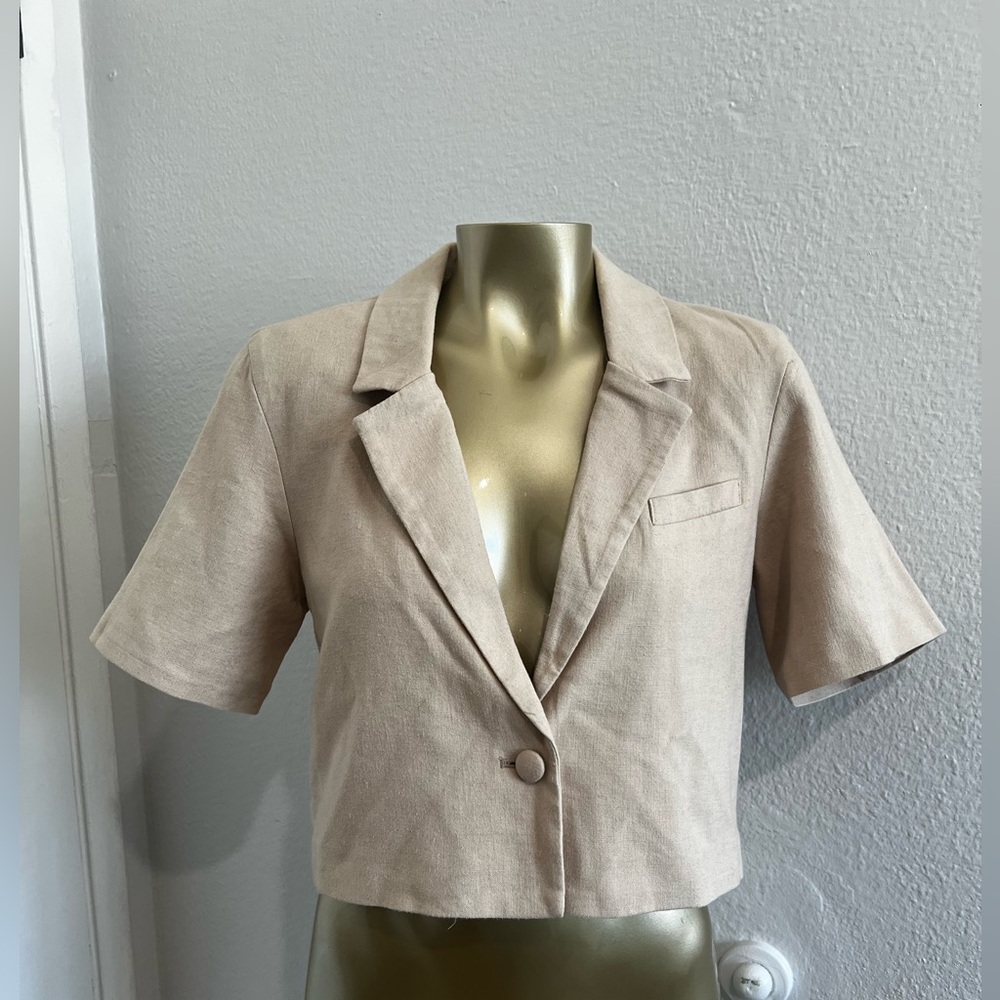 Abercrombie & Fitch Tan Cropped Blazer